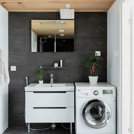 2ndhomes Two Storey With Sauna アパート *